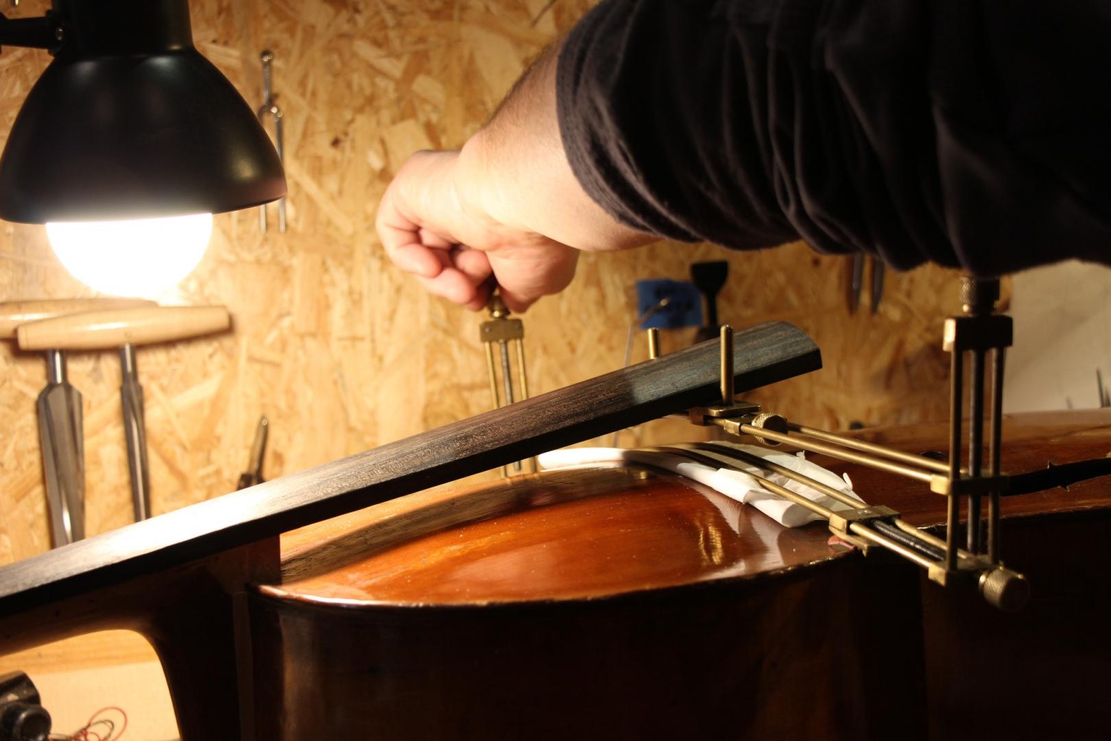 Artisan réparation luthier Val-de-Marne